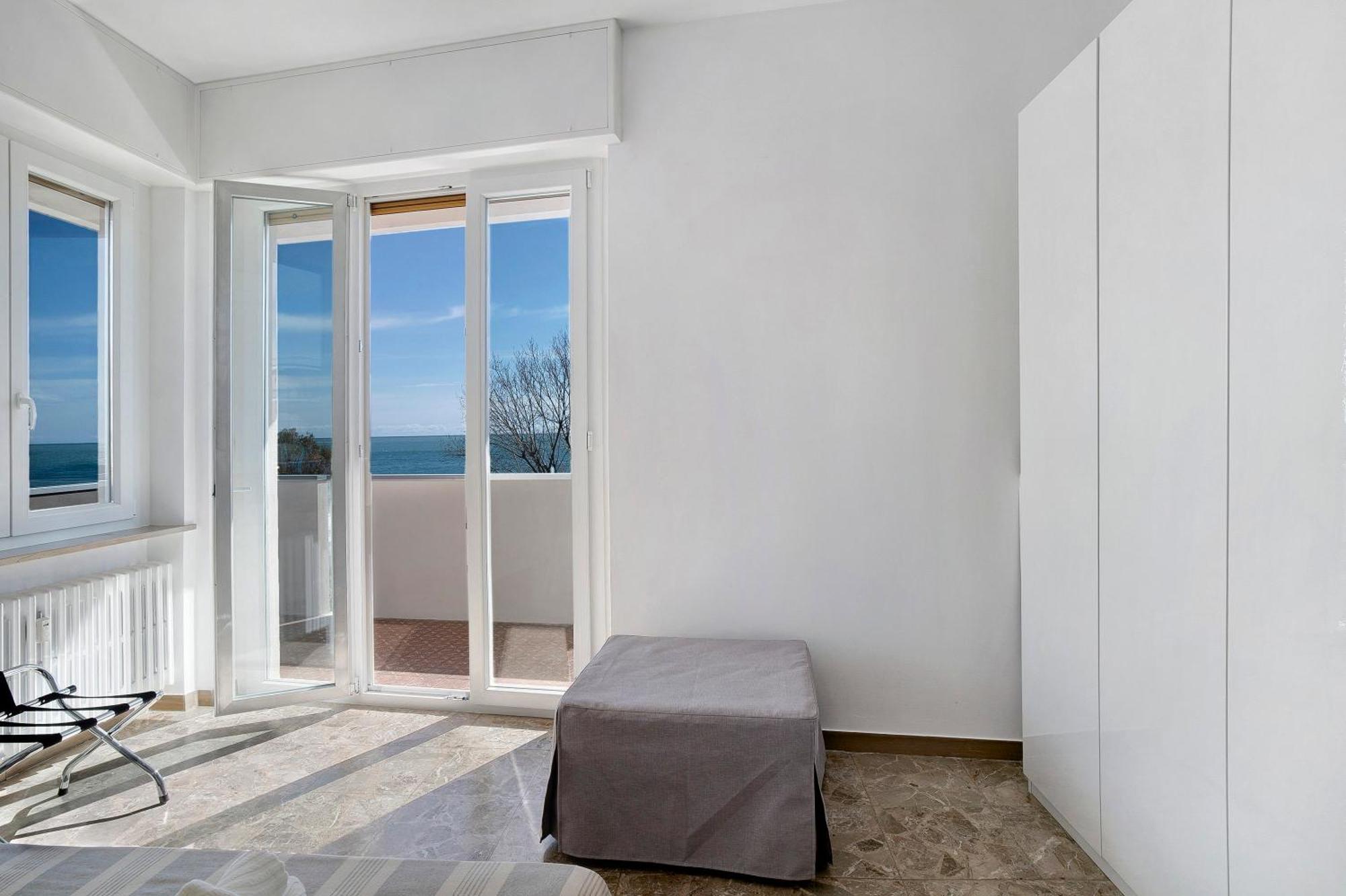 Fronte Mare - Marina Di Andora Apartment Exterior photo