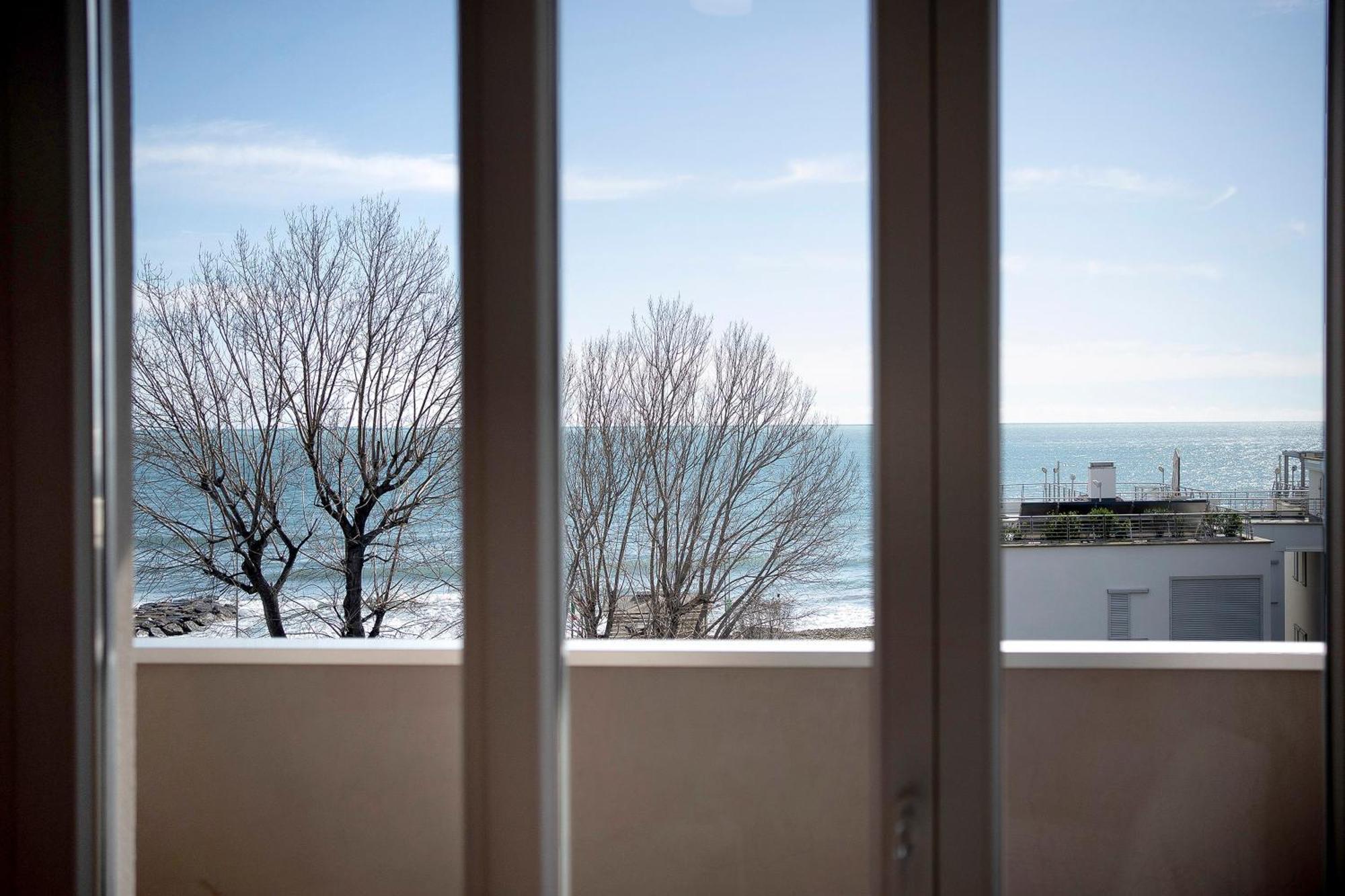 Fronte Mare - Marina Di Andora Apartment Exterior photo